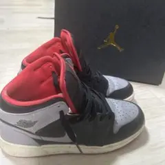 エア ジョーダン 1 MID シューズ