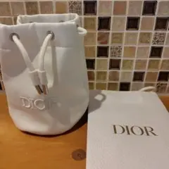 【Dior】新品♡白い巾着ポーチ　ショッパー＆リボン付き