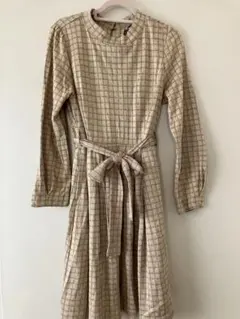 【送料込】ベージュ チェック柄 長袖ワンピース￤レディースワンピース 秋服 冬服