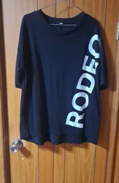 RODEO CROWNS ロゴプリント 半袖Tシャツ ブラックのサムネイル