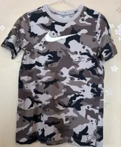 キッズ　Nike ナイキ　迷彩柄　Tシャツ Lサイズのサムネイル