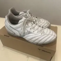 ミズノ　トレーニングシューズ　23.5 サッカー　 フットサル