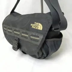 【良品】ノースフェイス メッセンジャーバッグ 黒 斜めがけ ベタ無