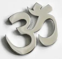 新品 /meditation /OM/オーム シルバー　スペイシーピンバッジ