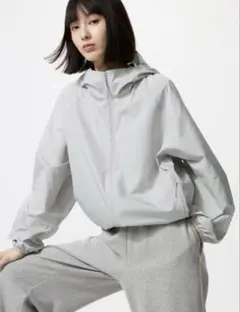 美品＊今期ポケッタブルUVカットパーカ ー＊XLライトグレー