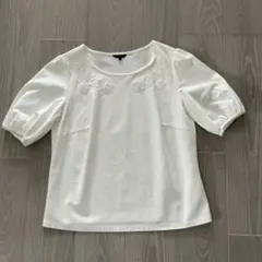 TO BE CHIC パフスリーブ　ストレッチブラウスのサムネイル
