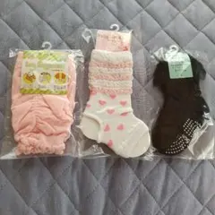 新品　ベビー　レッグウォーマー　トレンカ　レース付き靴下　３足セット