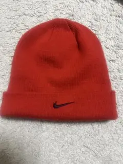 Nike 赤 ビーニー