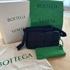 BOTTEGA VENETA パデッド カセット ショルダーバッグのサムネイル
