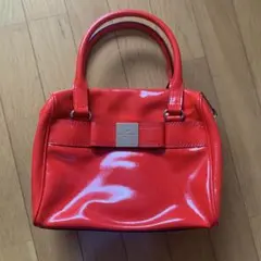 【美品】ケイトスペードニューヨーク　赤エナメルパック
