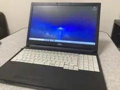 Fujitsu LIFEBOOK A576/PX ノートPC 4GB 500GB
