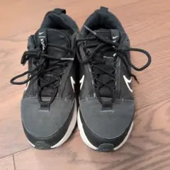 Nike エアクッション付き ブラックスニーカー