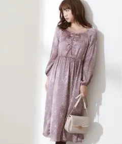 プロポーションボディドレッシング モノトーンフラワープリント　ワンピース