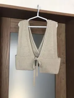 GU ジーユー　ニットベスト　ベージュ