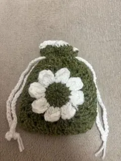 オリーブグリーン 花モチーフ 巾着袋