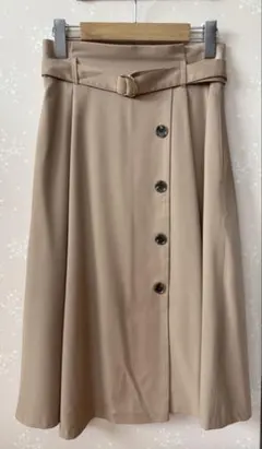 美品 anysis ベージュフレア スカート ♪