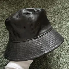 バケットハット　ブラック　フェイクレザー
