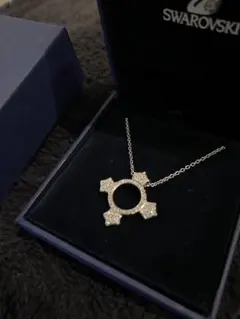 Swarovski シルバー クロス型ネックレス