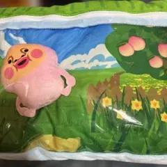 こびとづかん　マスコット入りクッション　カクレモモジリ