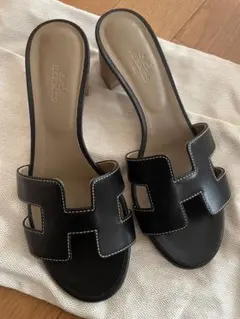 HERMES オアジス サンダル ブラックのサムネイル
