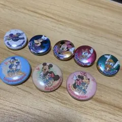 ディズニーランド限定　缶バッジ　8個
