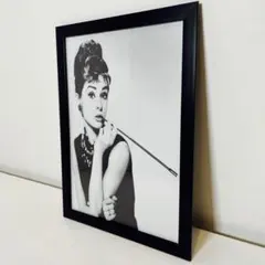 2026年最新】オードリー・ヘップバーン ポスターの人気アイテム - メルカリ