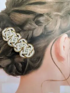 あわじ結びのヘアクリップ　髪飾り　水引アクセサリー　ゴールド×ホワイト