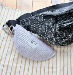 韓国　刺繍　ポーチ　チャーム