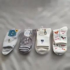 ピーターラビットソックス、3足 クリスマスソックス、1足