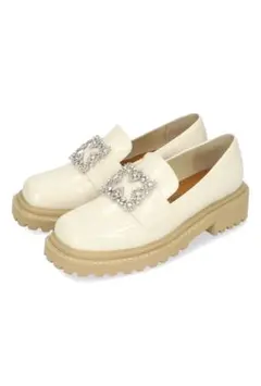 ビジューモチーフエナメルローファー