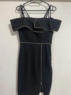 オフショルダー ブラック タイトドレス