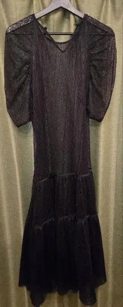 AMERI ブラック フリル付きマキシドレス