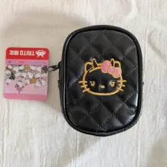 TAITO限定　ハローキティキルト刺繍ポーチ