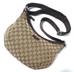 GUCCI✨ショルダーバッグ GGキャンバス ハーフムーン ワンショルダーバッグのサムネイル
