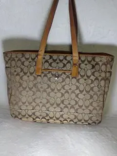 Coach ロゴプリント トートバッグ ベージュ