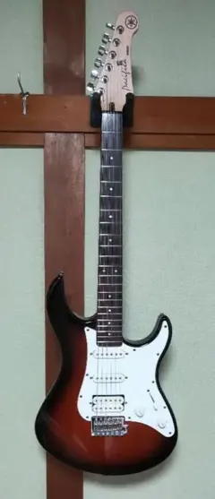 YAMAHA　PACIFICA112　エレキギターのサムネイル