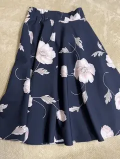 膝丈フレアスカート