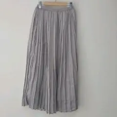 ［新品・未使用］レイカズン プリーツスカート