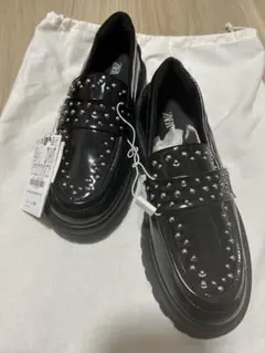ZARA ブラックレザー スタッズローファー　37 24 ZARA ブラックレザー スタッズローファー 37 24