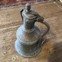 サモワールと呼ばれるロシアの伝統的な湯沸かし器 サモワールと呼ばれるロシアの伝統的な湯沸かし器 - メルカリ