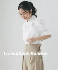 La boutique BonBon ボウタイパフスリーブブラウスのサムネイル