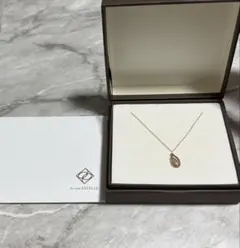 ⭐️お値下げしました⭐️ESTELLE リーフ型ペンダントネックレスのサムネイル