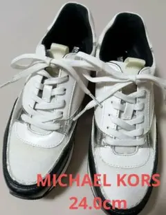 【美品】人気MICHAEL KORS スニーカーsize 24cmUS7M　白黒のサムネイル