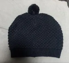 ZARA 黒いポンポン付き ニット帽