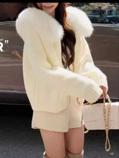 SHEIN　白パーカー