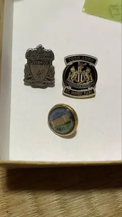 英国フットボール　ピンバッジ　リバプールFC ニューカッスルユナイテッド