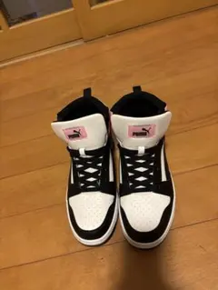 Puma ハイカットスニーカー ホワイト/ブラック/ピンク