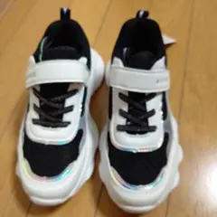 光沢ブラックホワイト厚底スニーカー