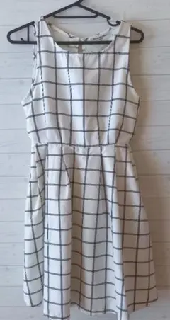 【値下げ】エムズエキサイト ホワイトチェック柄ノースリーブワンピース