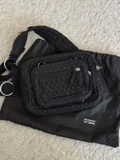 EASTPAK RAF SIMONS ブラックショルダーバッグ